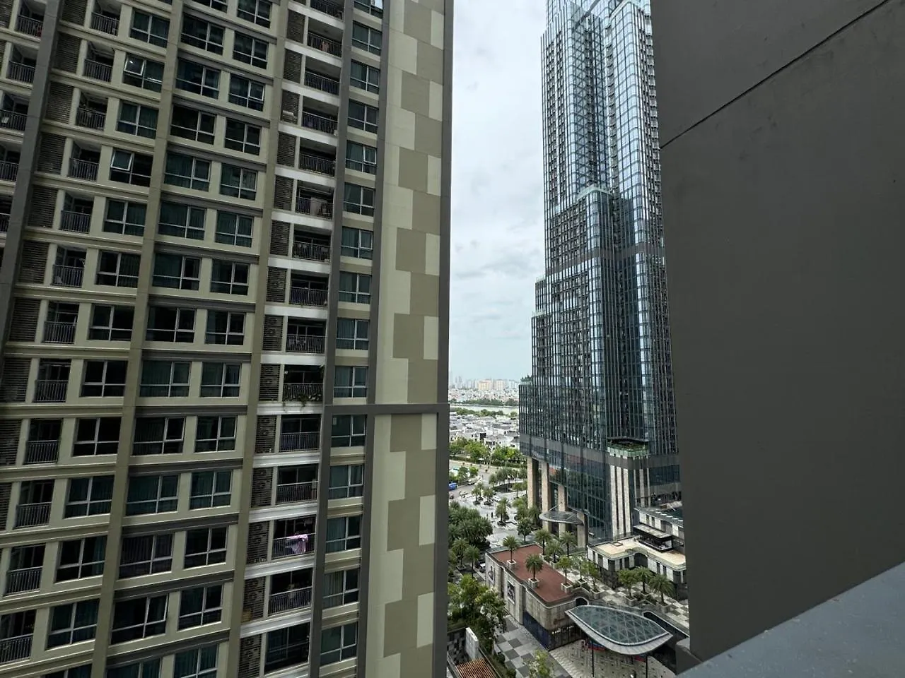 Apartment 2Beds 2Baths Modern Design Vinhomes Central Park Ho Chi Minh City Vietnam
